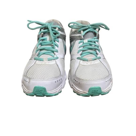 Nike Women’s 10.5 Running Shoe - Picture 6 of 12